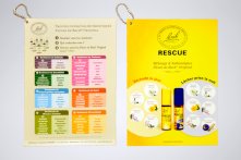 Reliure avec perforation et cordelette.