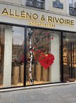 Alleno & Rivoire : lettrage 3 couleurs imposées manuellement sur film de transfert