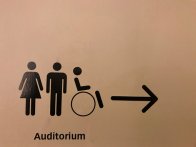 Signaletique en lettrage adhésif sur devis