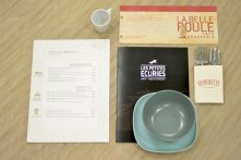 Divers menus dont menu avec reliure rivet