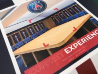 Prototype de packaging de de coffret pour le PSG avec impression UV à plat + découpe "CutContour" sur papier Sirio White 700g