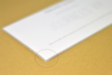 cadre trop fin, il est difficile d'avoir une régularité parfaite sur le tour du document.