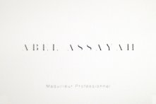 Belle police mais beaucoup trop fine, certaines parties ne ressortent pas à l'impression